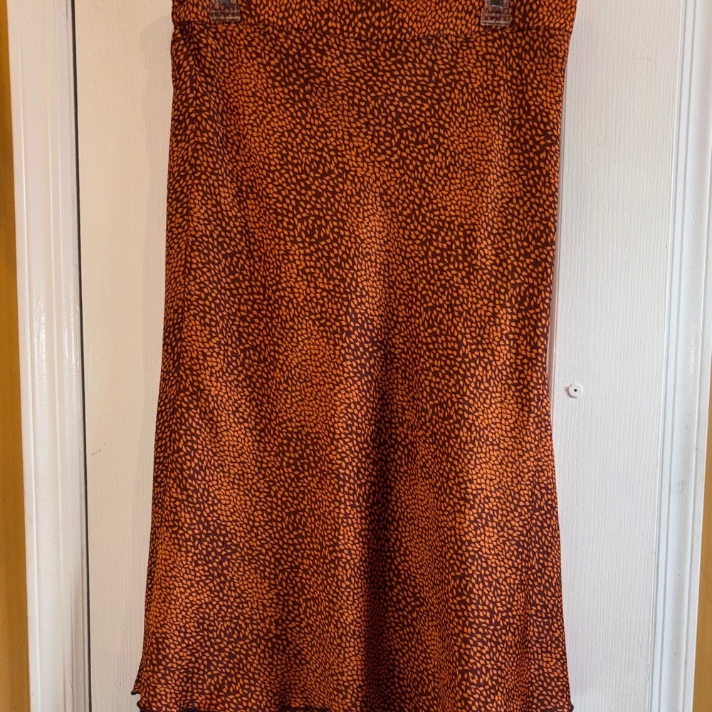 VERO MODA BRAND ORANGE AND BROWN SKIRT MINI LEAF DESIGN SIZE LARGE ELASTIC WAIST